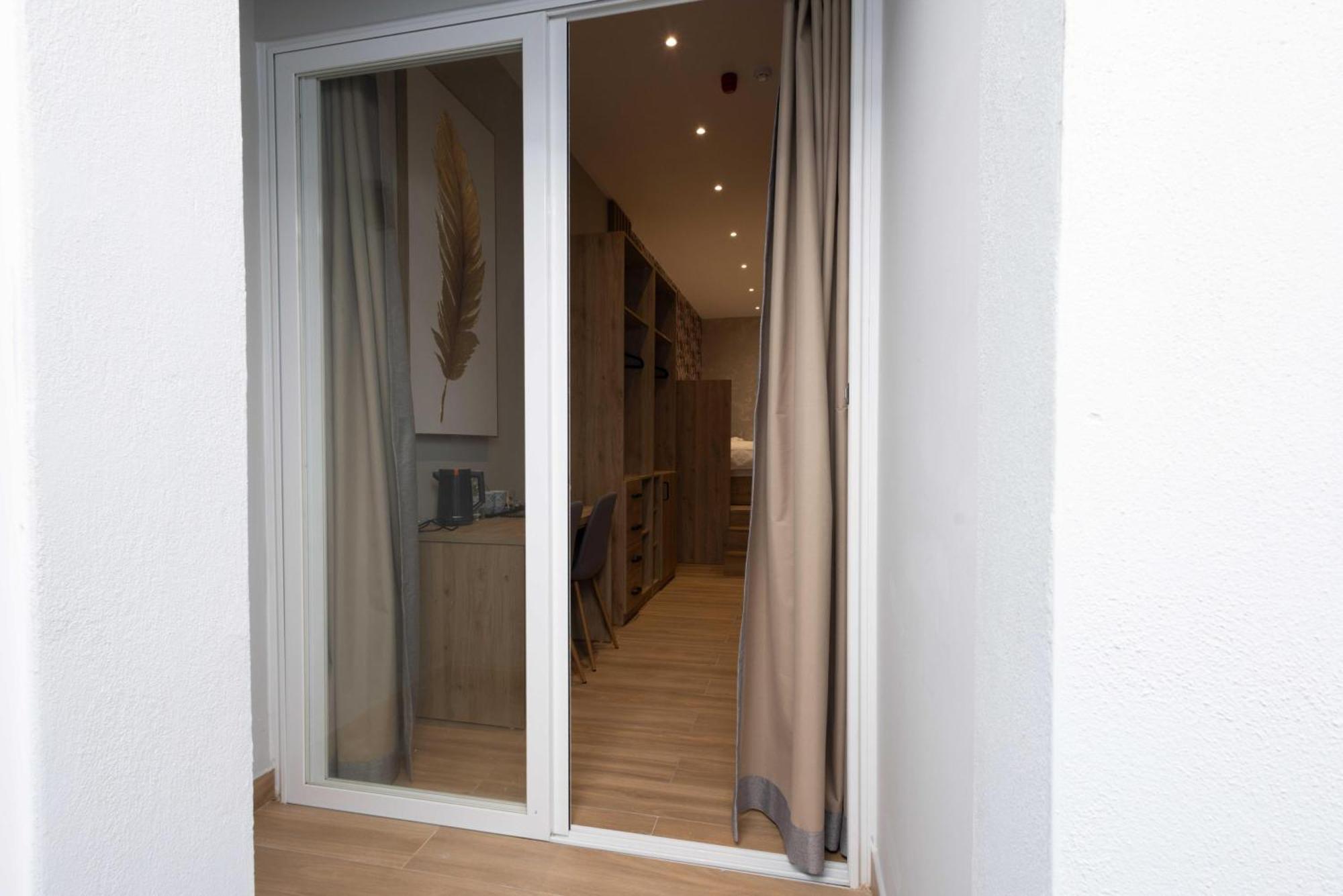 University Boutique Rooms Msida Bagian luar foto