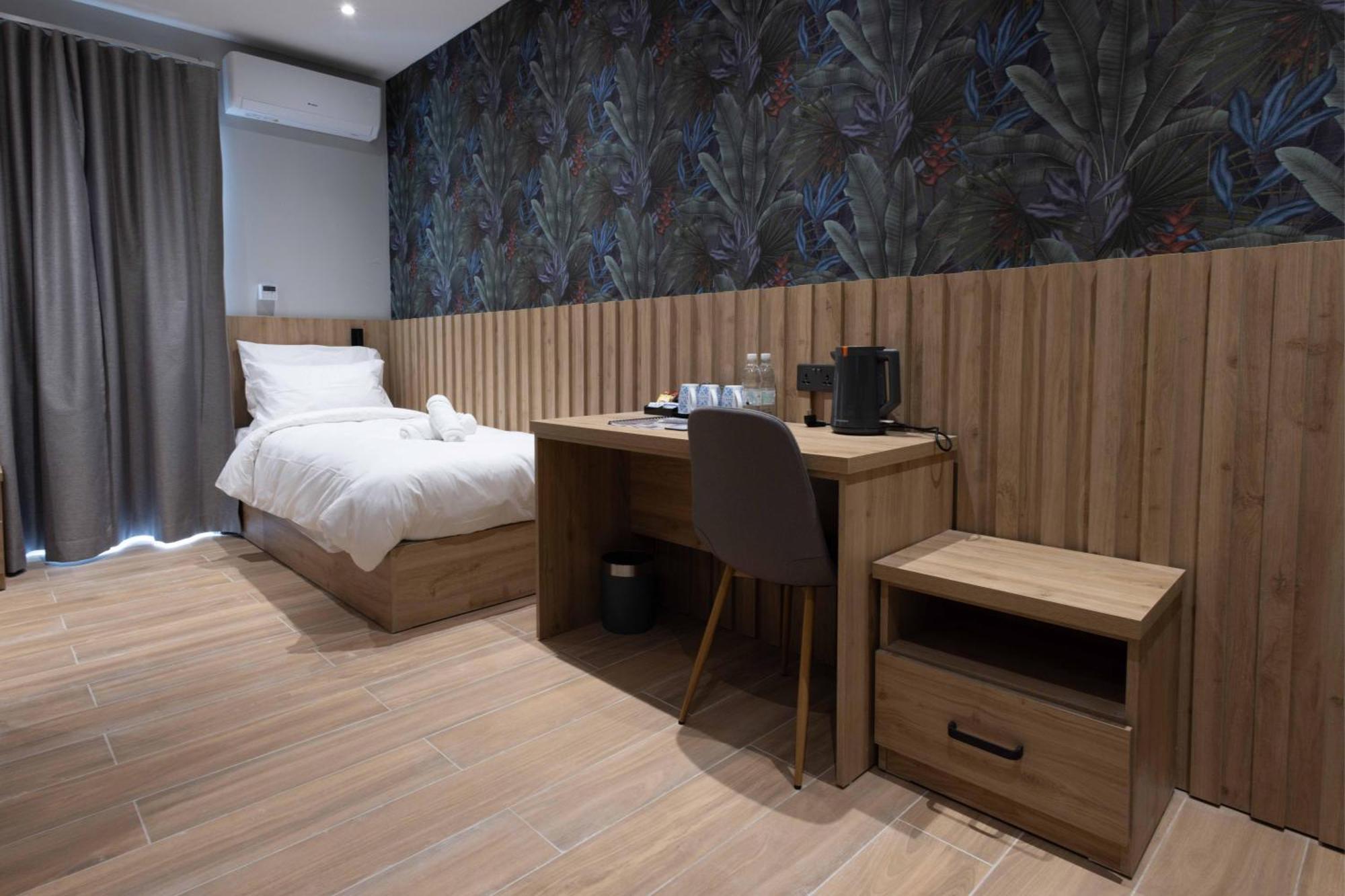 University Boutique Rooms Msida Bagian luar foto